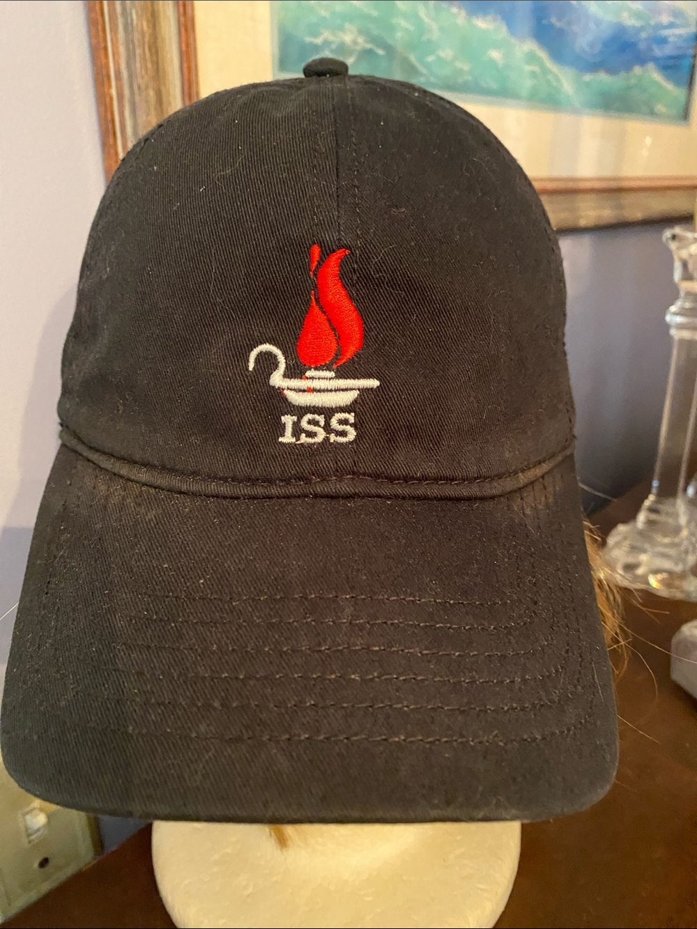 V! ISS baseball style in good condition